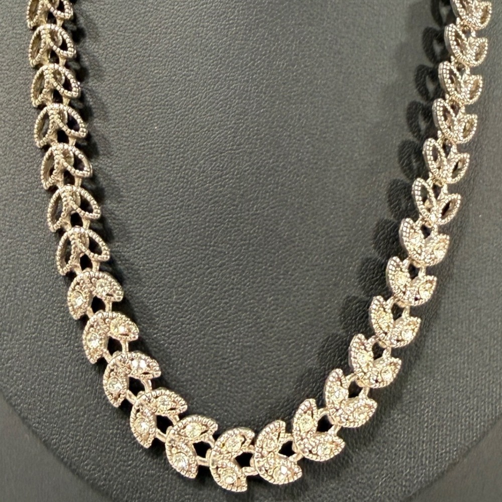 Rhinestone Leaf Link Necklace Women Silver Tone Elegant Vintage Style Jewelry